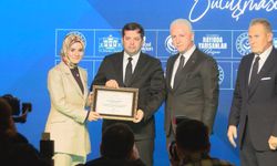 Bakan Göktaş: Bizler yardımlaşmayı görevden öte, emanet olarak gören medeniyetin mirasçılarıyız