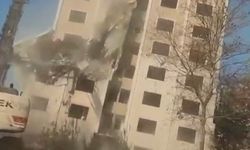 Beylikdüzü'nde 10 katlı binanın, yıkım sırasında çöktü