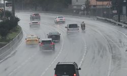 İstanbul'da cadde ve sokaklar göle döndü