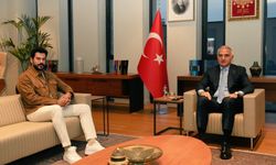 Oyuncu Burak Özçivit’ten Bakan Ersoy'a ziyaret