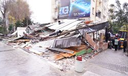 Şişli'de 25 kişinin zehirlendiği restoran yıkıldı