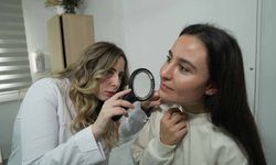 'Makyaj, hormonlar ve beslenme yetişkinlerde akne alarmı veriyor'