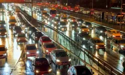 İstanbul'da trafik! Yoğunluk yüzde 87 oldu