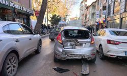 Arkadan çarpan minibüs kazaya neden oldu