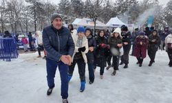 Kar şenliğinde vatandaşlar doyasıya eğlendi