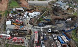 Geri dönüşüm deposunda yangın