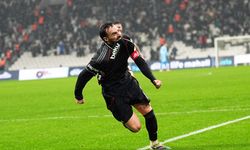 Orkun Kökçü gollerine devam ediyor