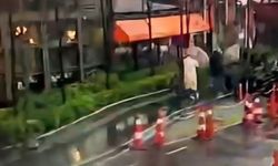 Beyoğlu’nda fırtına felaketi: Tabelanın düşmesiyle ağır yaralandı