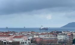 Gemi geçişleri yeniden başladı