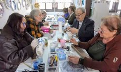 Çini kursunun tek erkek kursiyeri