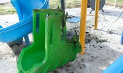 Mimarsinan'da çocuk parkına zarar verildi