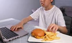 Ekran süresi arttıkça obezite riski büyüyor