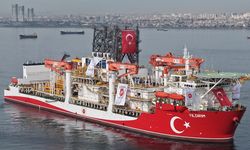 'Yıldırım' İstanbul Boğazı’nda...