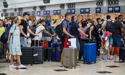 İngiliz ve Polonyalı turist Antalya'yı sevdi