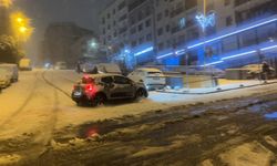 Karda kayan araçlar kaza yaptı