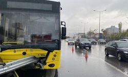 Arnavutköy'de İETT otobüsü bariyerlere çarptı