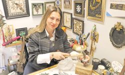 Taşları ilmik ilmik mozaiğe dönüştürüyor