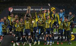 Fenerbahçe, kupayı kaldırdı