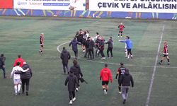 Süper Amatör Lig maçında kavga: Stadyum karıştı