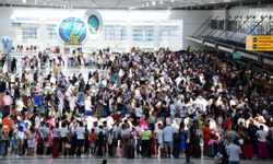 Turizm geliri 65 milyar 230 milyon 749 bin dolar oldu