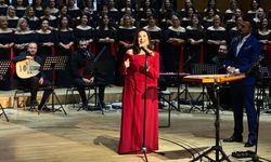 Türkan Şoray izleyicilerle bir araya geldi