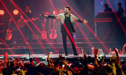 Tarkan’dan konserde sürpriz şov