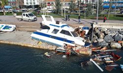Tuzla sahilinde fırtına hasarı ortaya çıktı