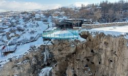 Cam terasa 100 bin ziyaretçi