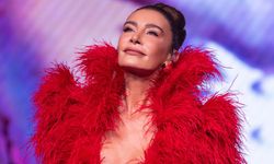 Sıla'dan kırmızılı yılbaşı