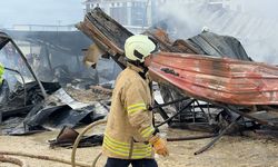 Arnavutköy’de işçi konteyneri alev aldı