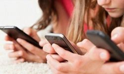 15 yaşın altına sosyal medyayı yasakladılar!