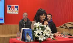 Ayşegül Aldinç, okurlarıyla bir araya geldi