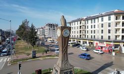 Adıyaman Saat Kulesi 3 yıldır 04.17'yi gösteriyor