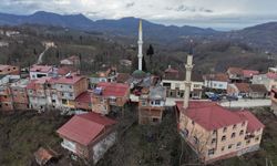 Bir adımla il değiştirip, bir dakika farkla iftar açıyorlar