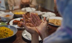 İftar sofrasında hangi dualar edilir?