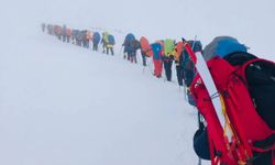 Depremzede dağcılardan Erciyes’te anma tırmanışı