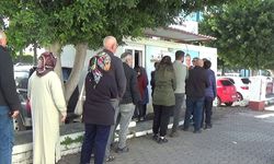 Gizemli hayırsever vatandaşlara ekmek dağıtacak