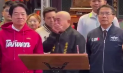 Canlı yayında Devlet Başkanı'nın üzerine kustu!