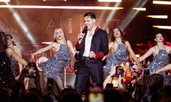 Emir Can İğrek’ten Bostancı’da frak şıklığı!