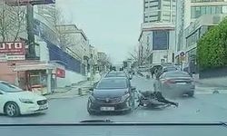 Korkutan kazada motosikletli yola savruldu