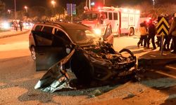 İki otomobil kafa kafaya çarpıştı: 6 yaralı