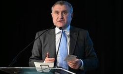 Bakan Bak: Gençlerimizi kötü alışkanlıklardan korumalıyız