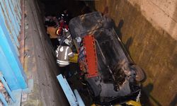 Kartal’da alkollü taksici dereye uçtu