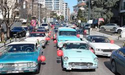 Kadıköy’de Sevgililer Günü konvoyu