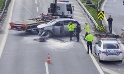 Esenler’de cip takla attı: Sürücü araçta sıkıştı