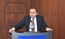 Kredi kartlarına getirilen kısıtlama piyasayı daraltır