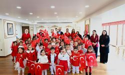 Gaziosmanpaşalı miniklerin gururlandıran bayrak sevgisi