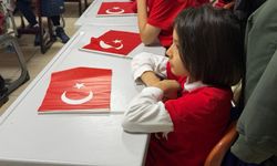 Okullar ‘Bayrak sevgisi’ ile açıldı