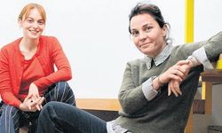 Tülin Özen ile Nilperi Şahinkaya ilk kez birlikte sahnede