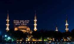 Mahyalar Ramazan için asılıyor